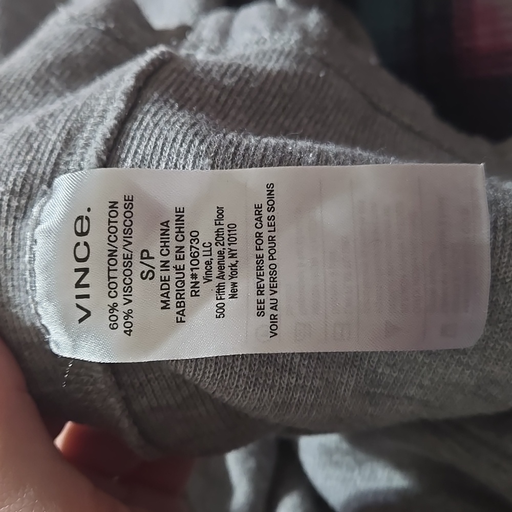 Vince Ribbed Quarter Zip Pullover Top - Picture 3 of 3